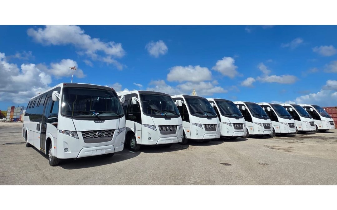 8 Nieuwe Bussen om de Dienstverlening van Autobusbedrijf Curaçao te Versterken